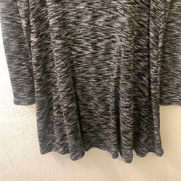 Small long sleeve sweater dress - Picture 3 of 3